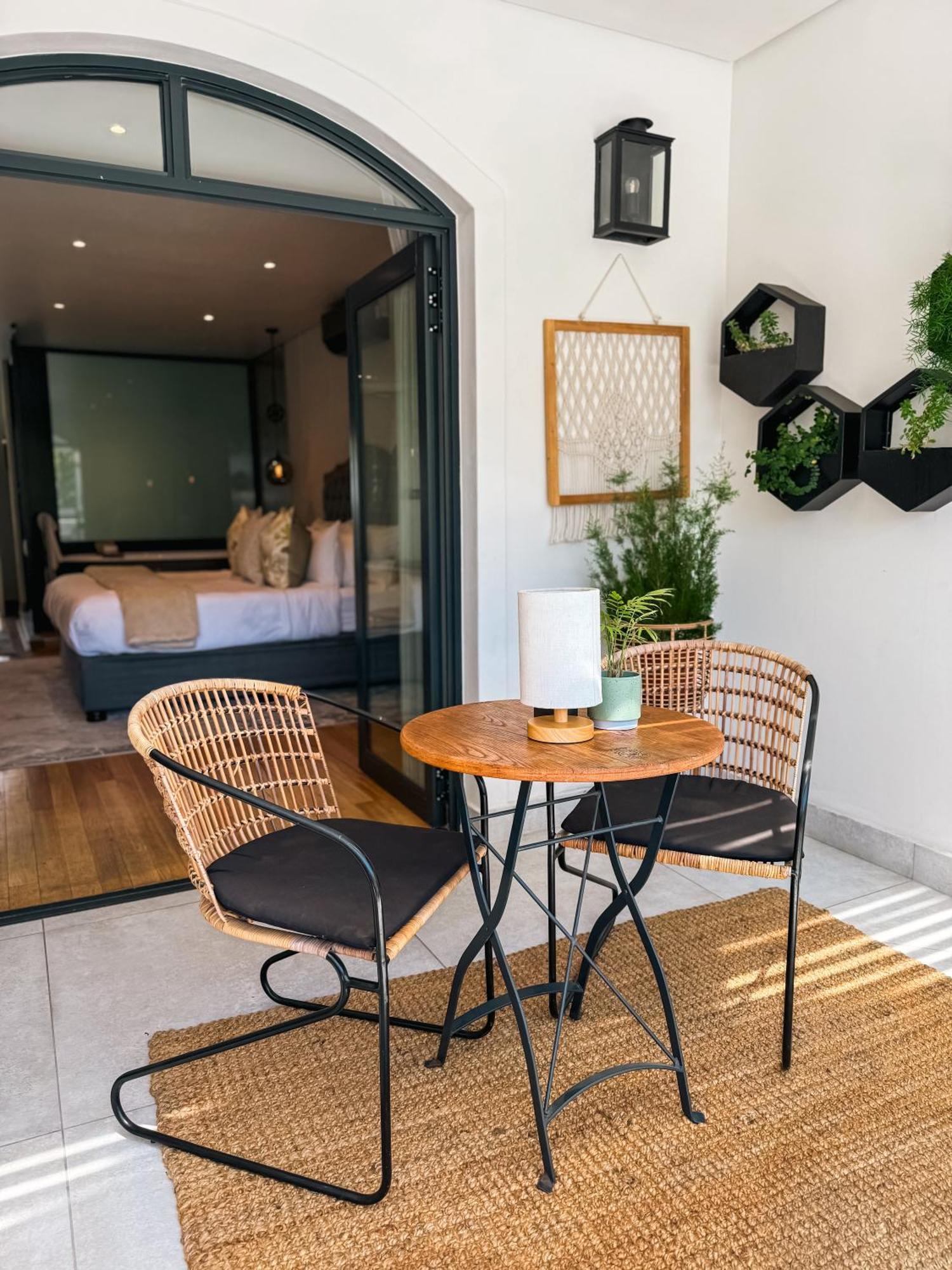 Le Petit Manoir Boutique Hotel فرانستشوك المظهر الخارجي الصورة